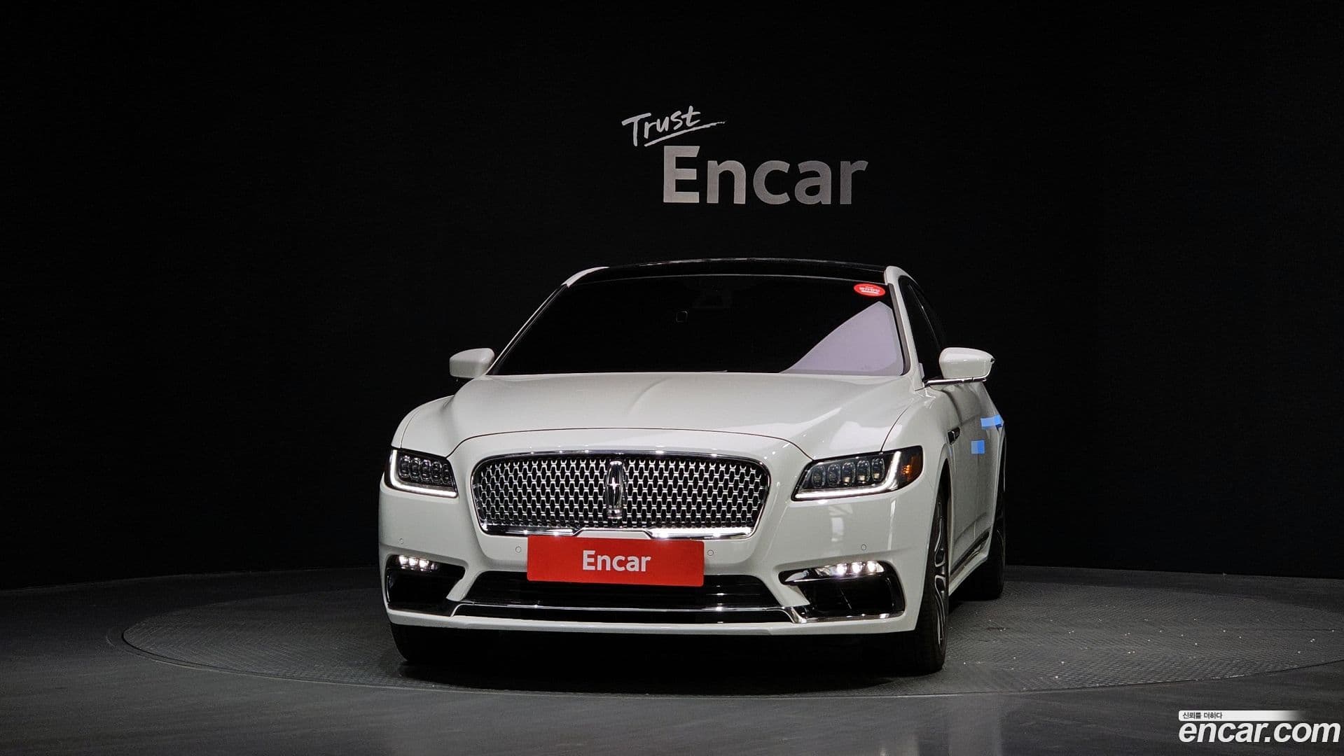 Main__Slider__Photo:Continental Lincoln 2020.6-2