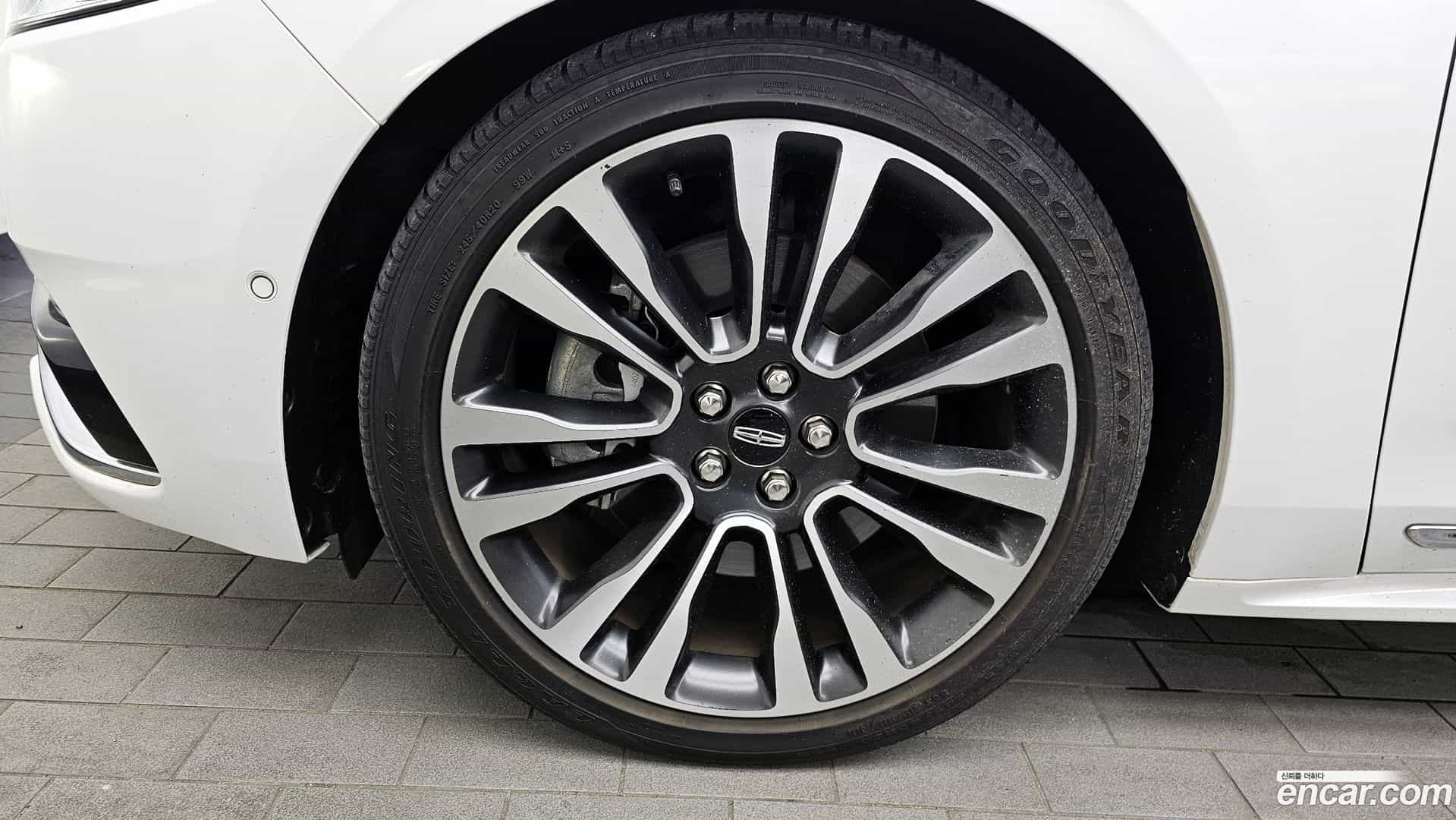 Continental Lincoln 2020.6-OUTER-005