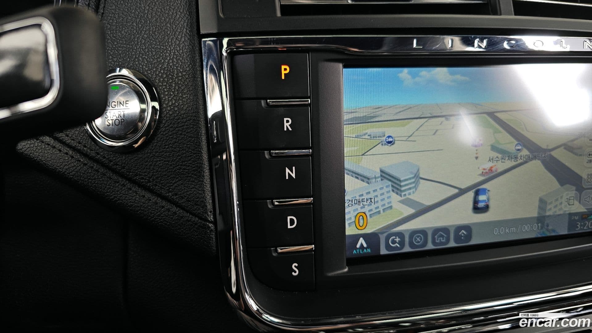 Main__Slider__Photo:Continental Lincoln 2020.6-8