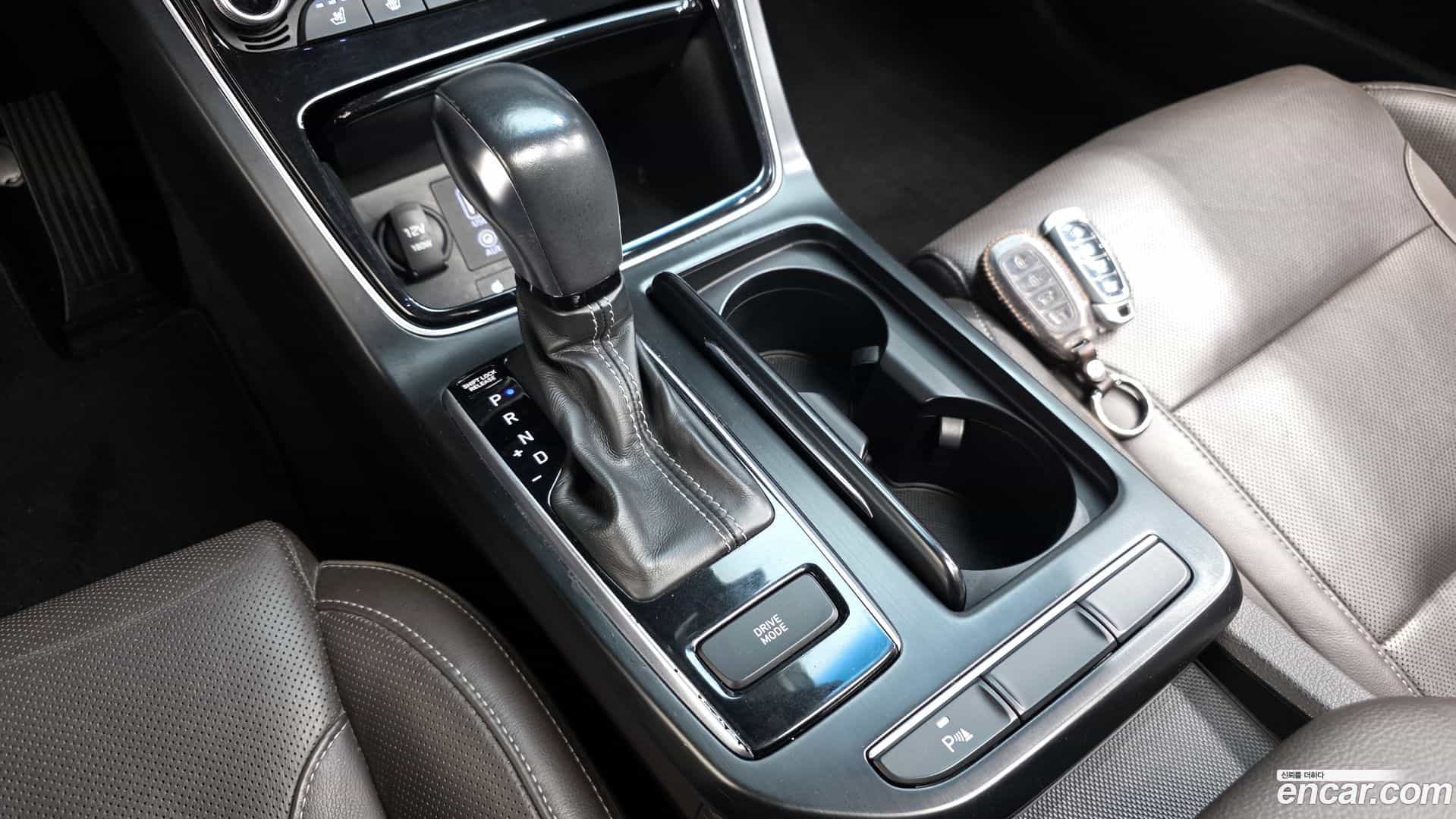 Grandeur Hyundai 2017.0-INNER-009