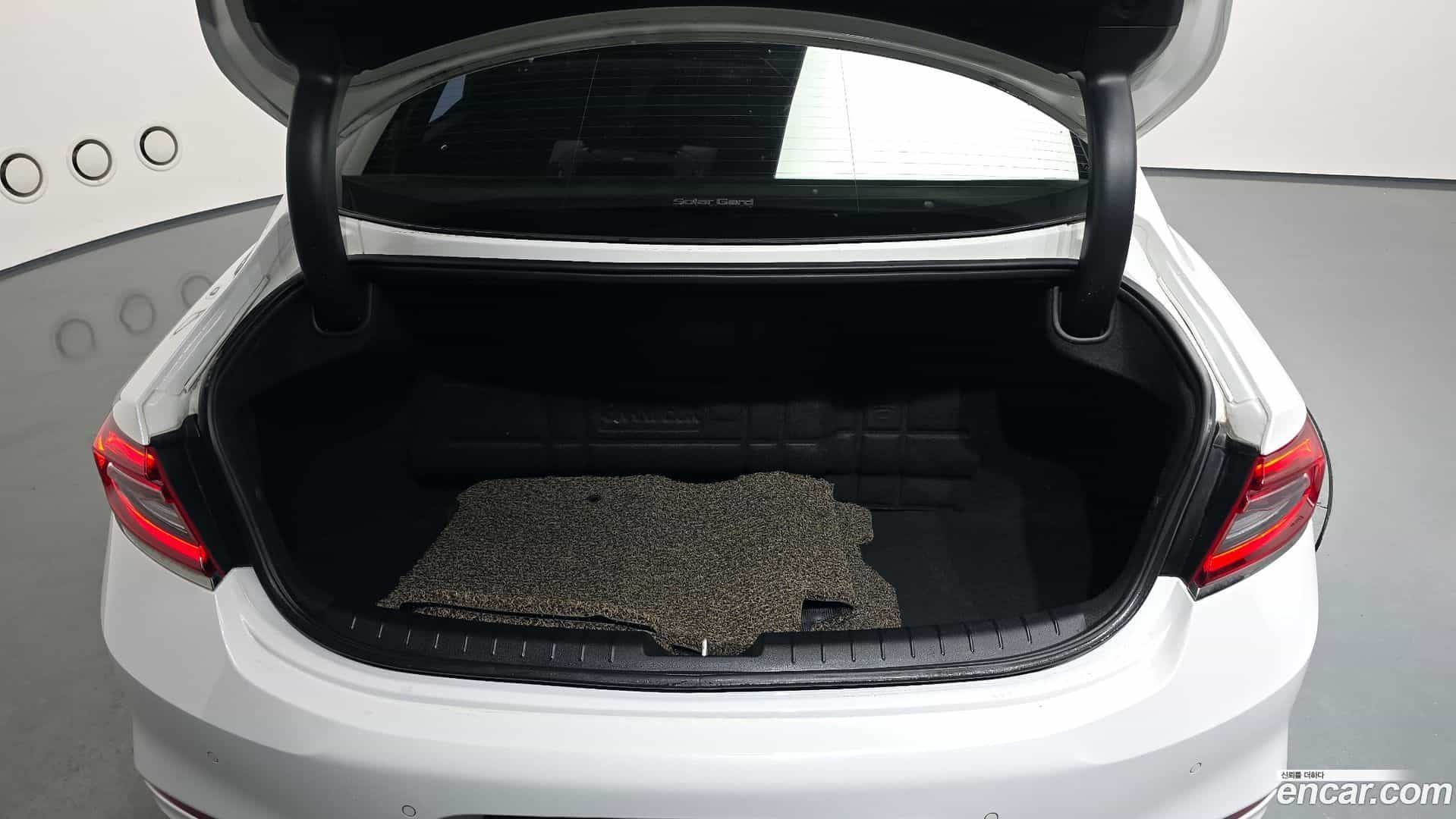 Grandeur Hyundai 2017.0-OPTION-022