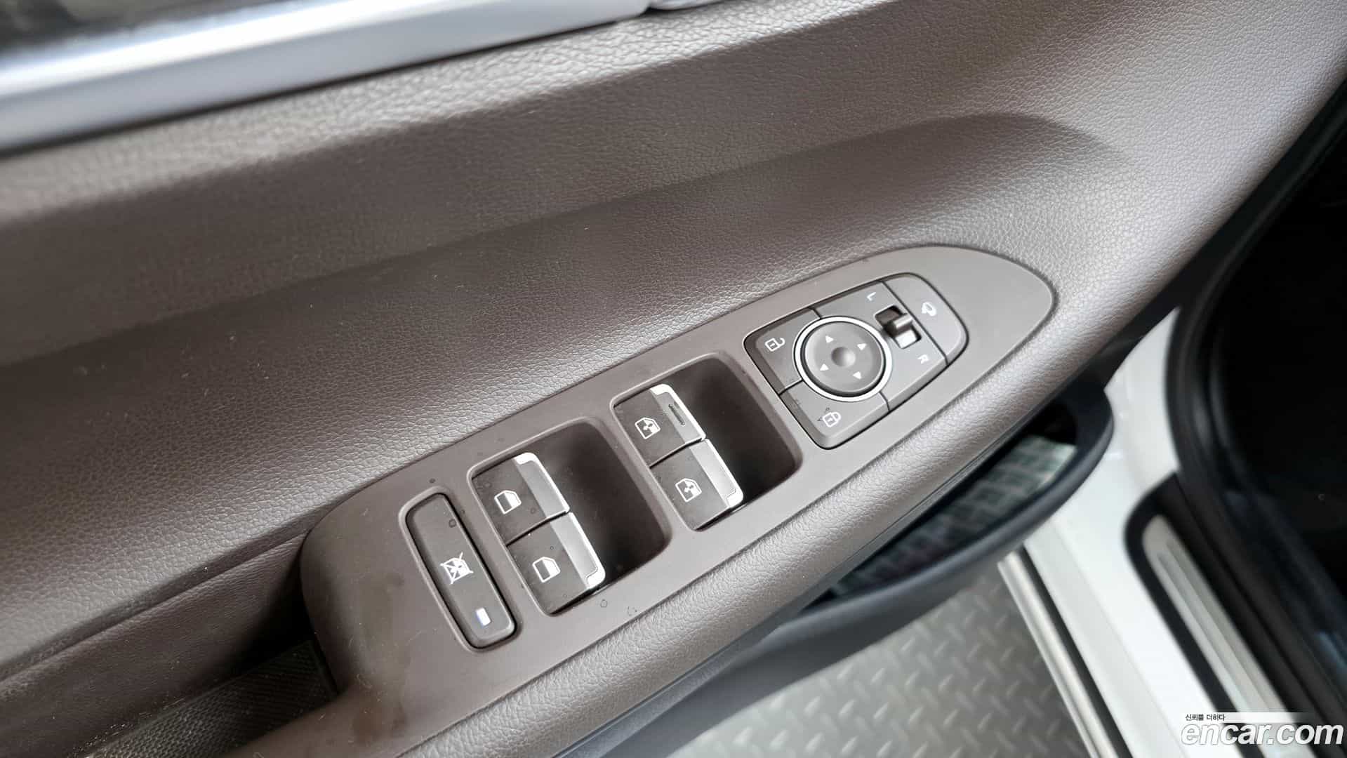 Grandeur Hyundai 2017.0-OPTION-043