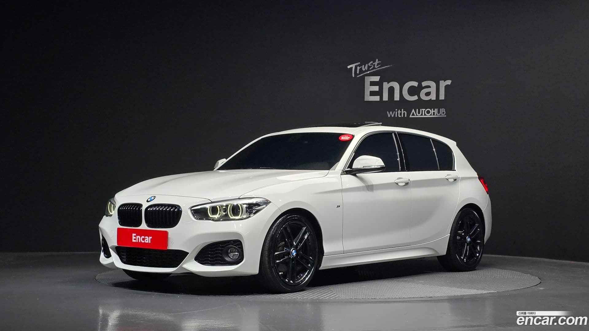 Main__Slider__Photo:1-Series BMW 2017.11-0