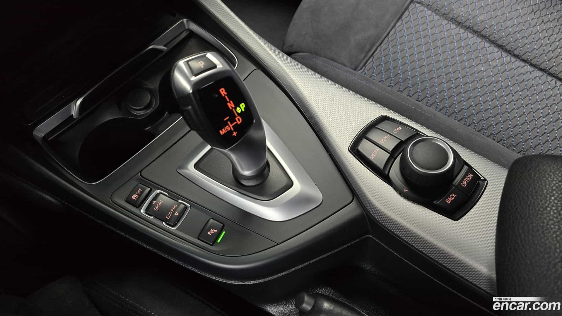 1-Series BMW 2017.11-INNER-009