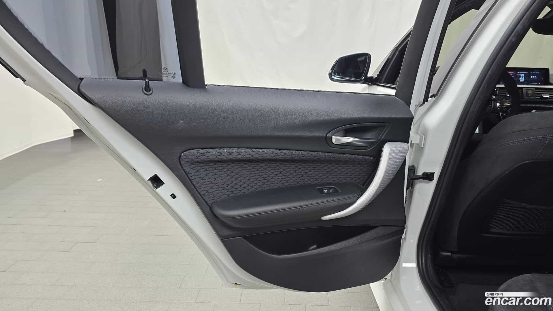 1-Series BMW 2017.11-INNER-035