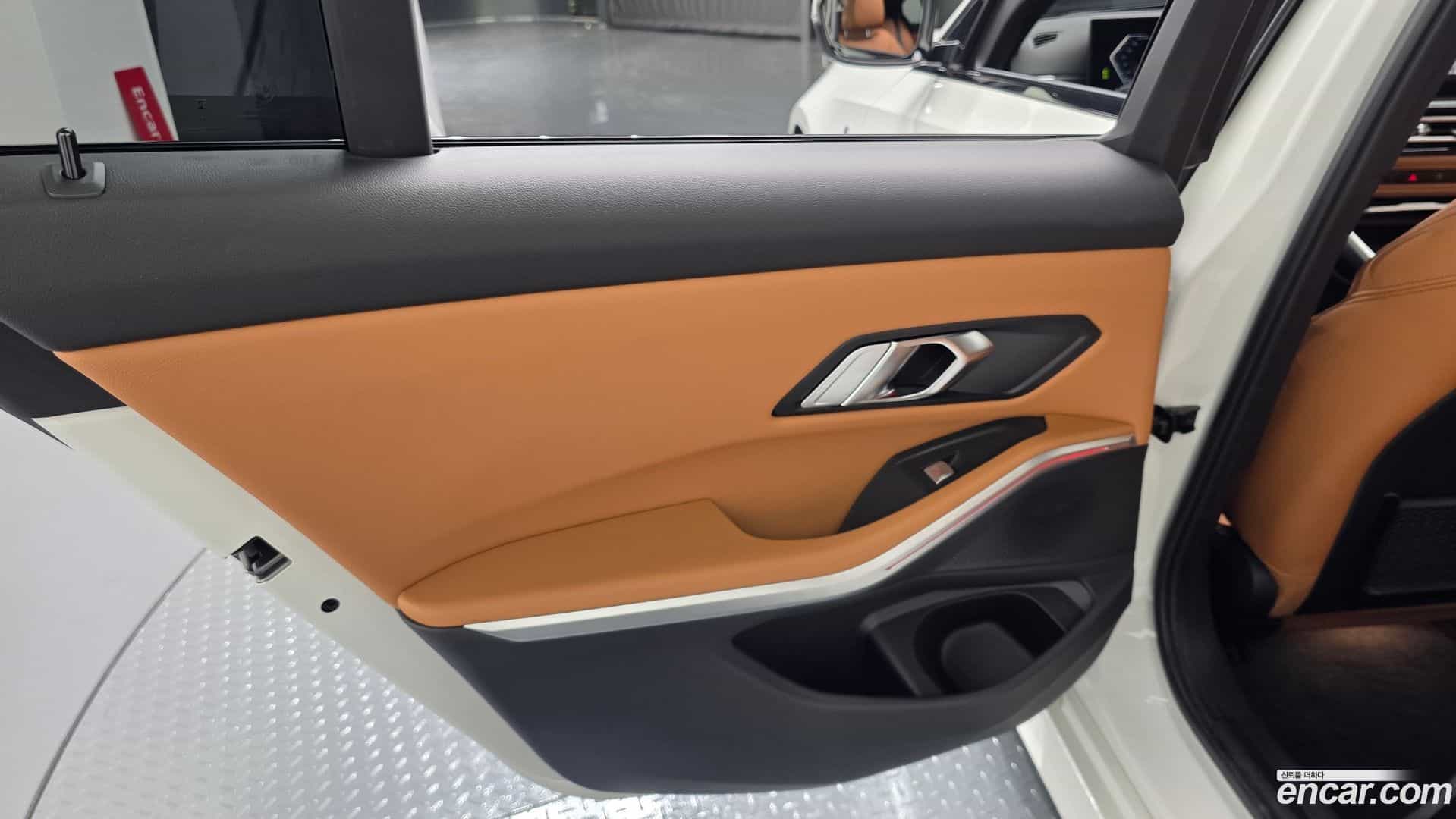 3-Series BMW 2022.10-INNER-035