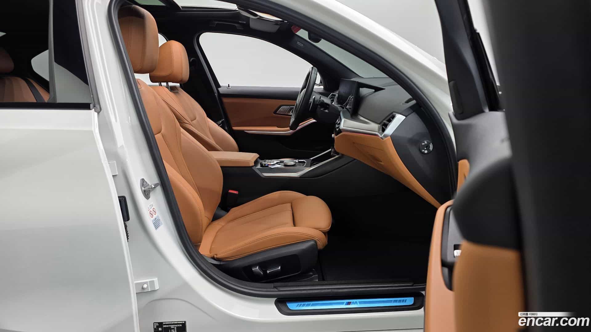 3-Series BMW 2022.10-INNER-036