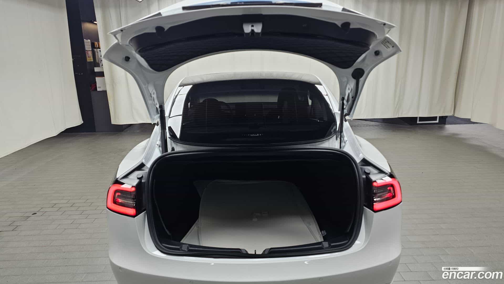 Model 3 Tesla 2021.10-OPTION-023