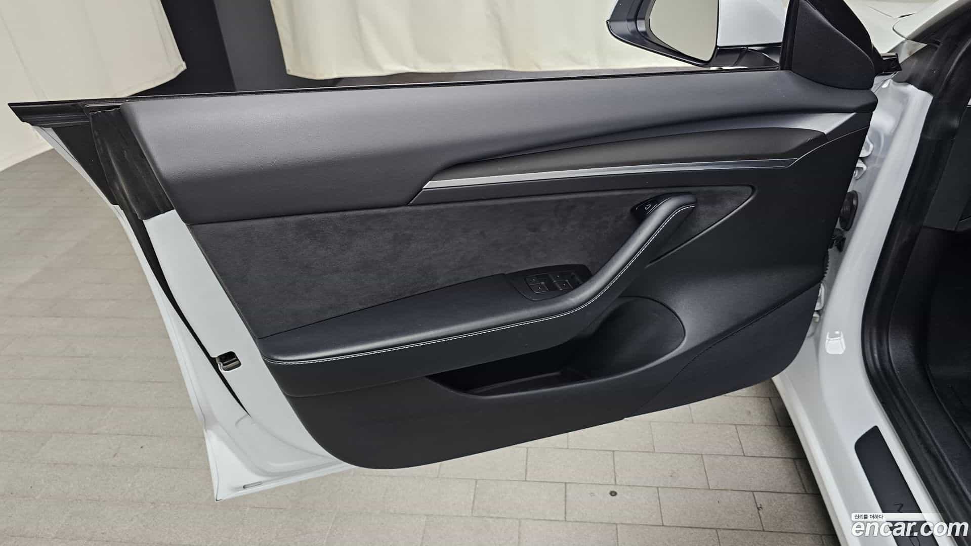 Model 3 Tesla 2021.10-INNER-034