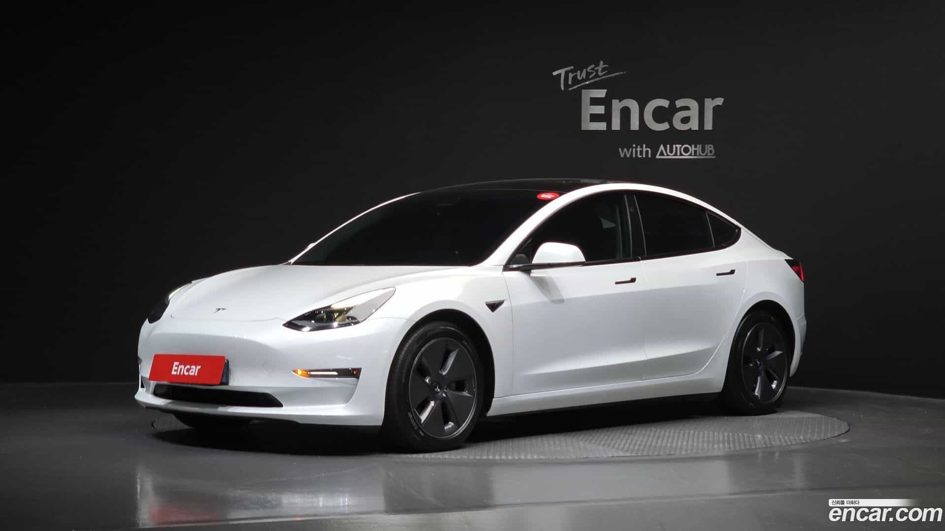 Model 3 Tesla 2021.10-OUTER-001