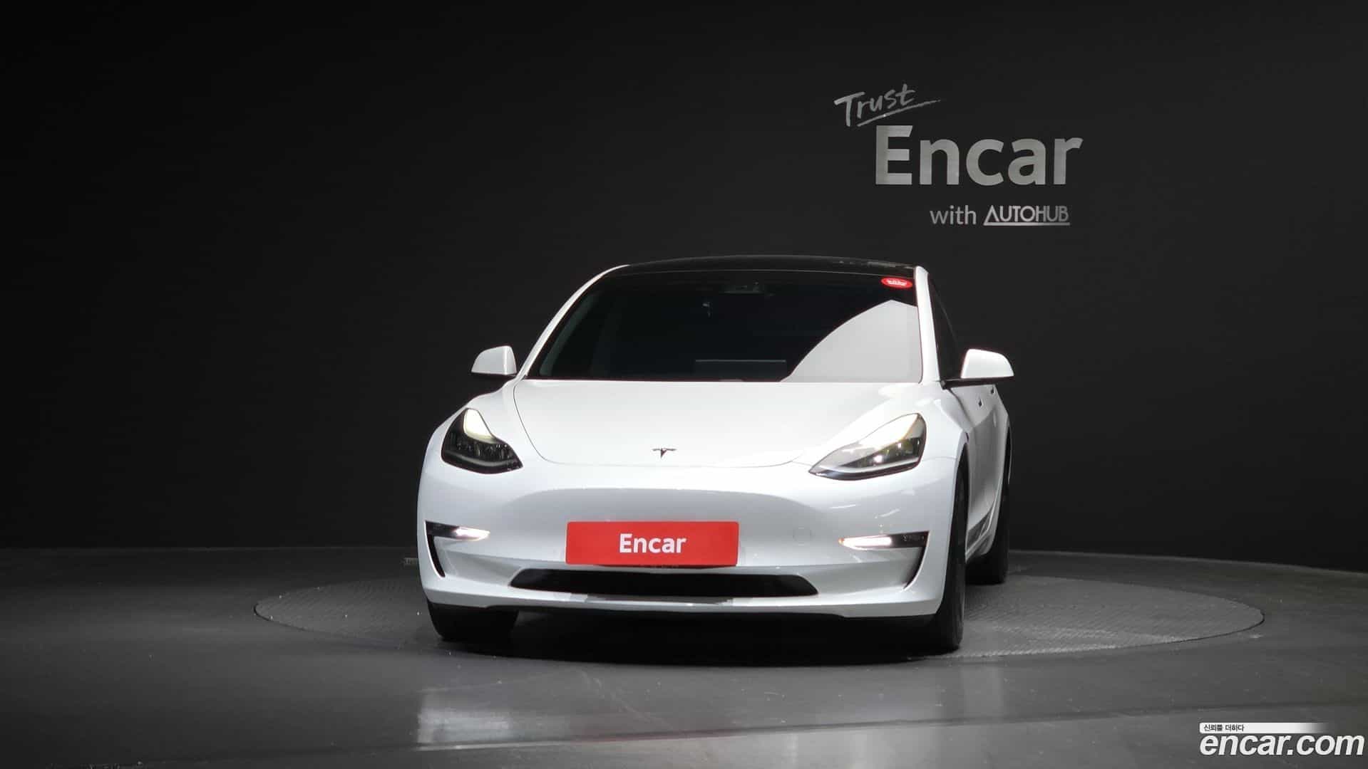 Model 3 Tesla 2021.10-OUTER-003