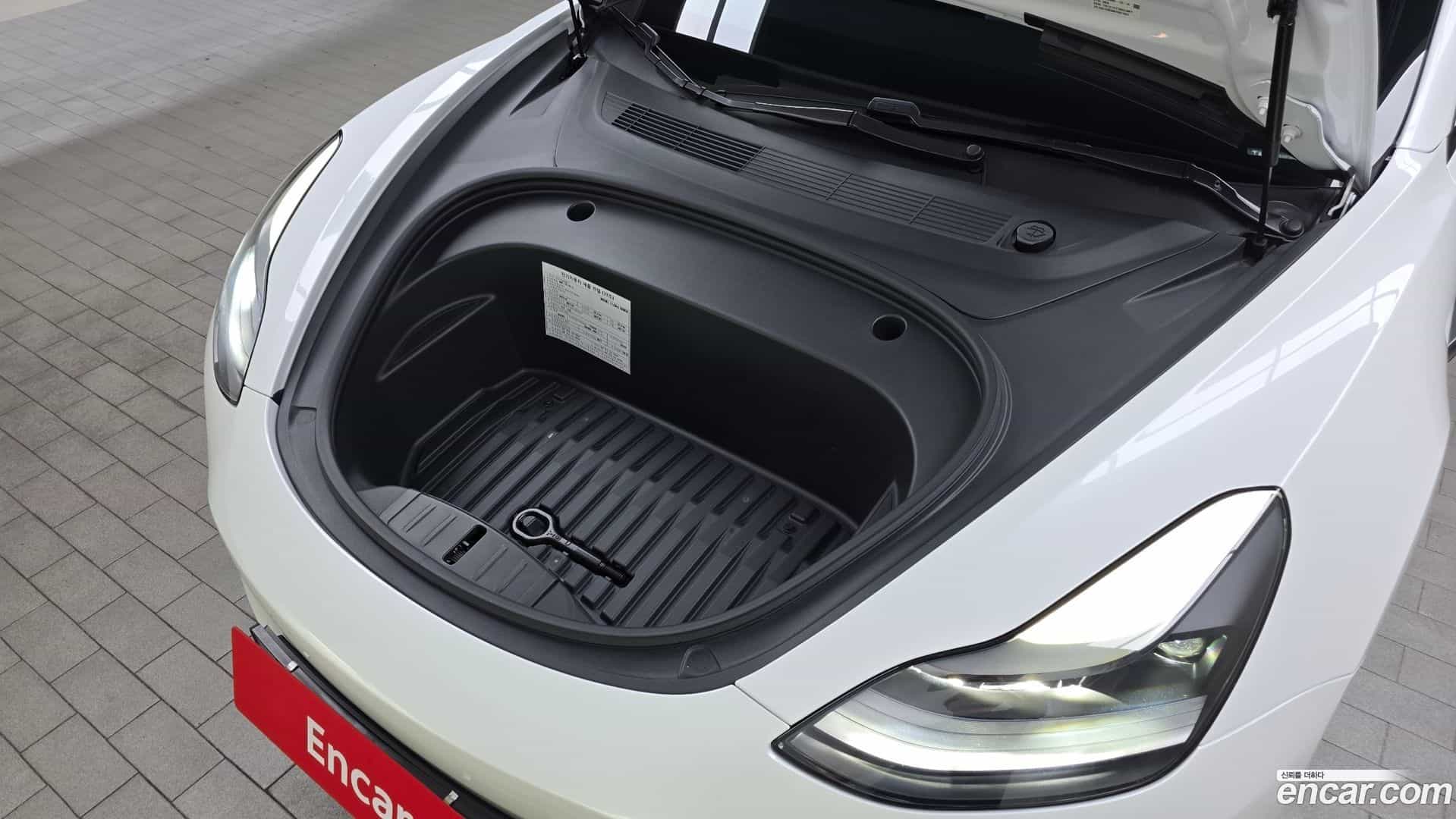 Model 3 Tesla 2021.10-OUTER-006