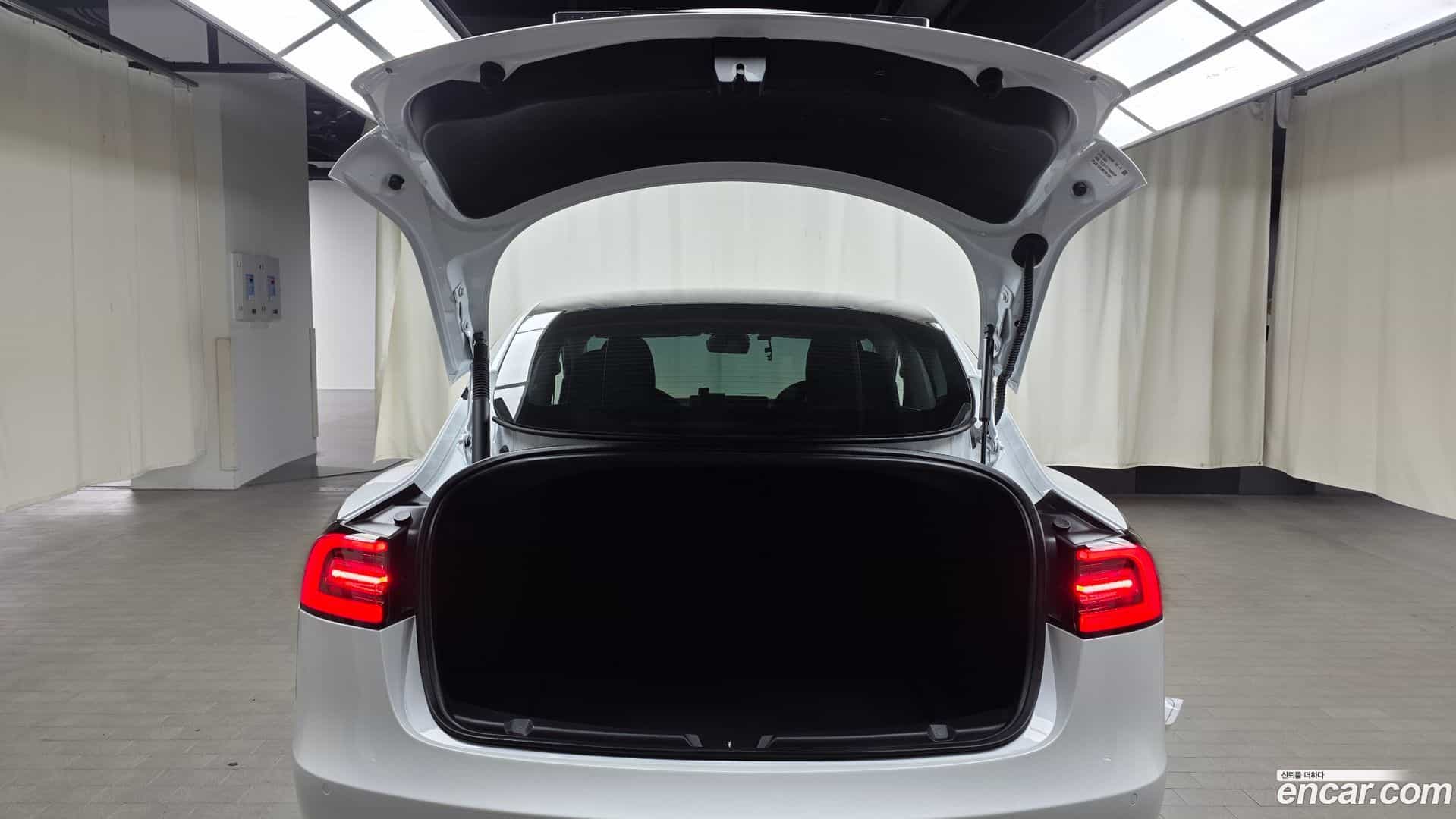 Model 3 Tesla 2021.10-OPTION-024