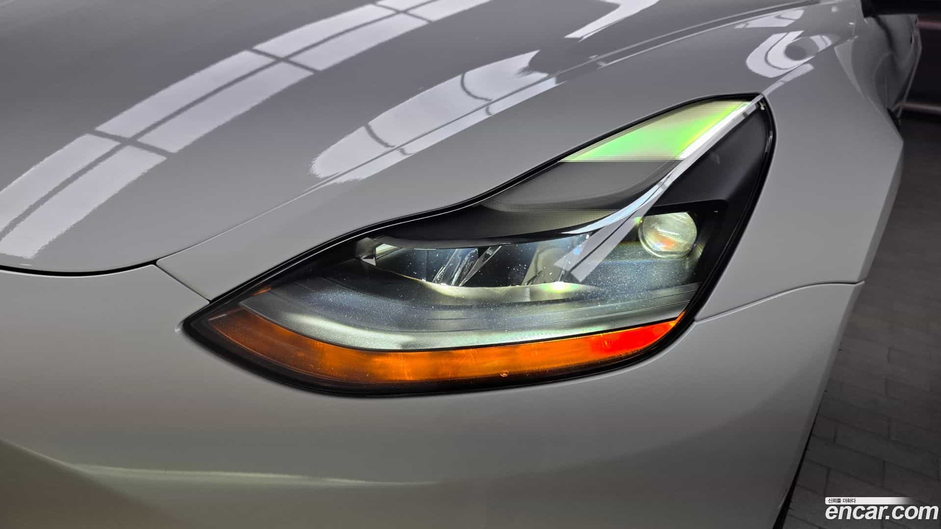 Model 3 Tesla 2021.10-OUTER-032