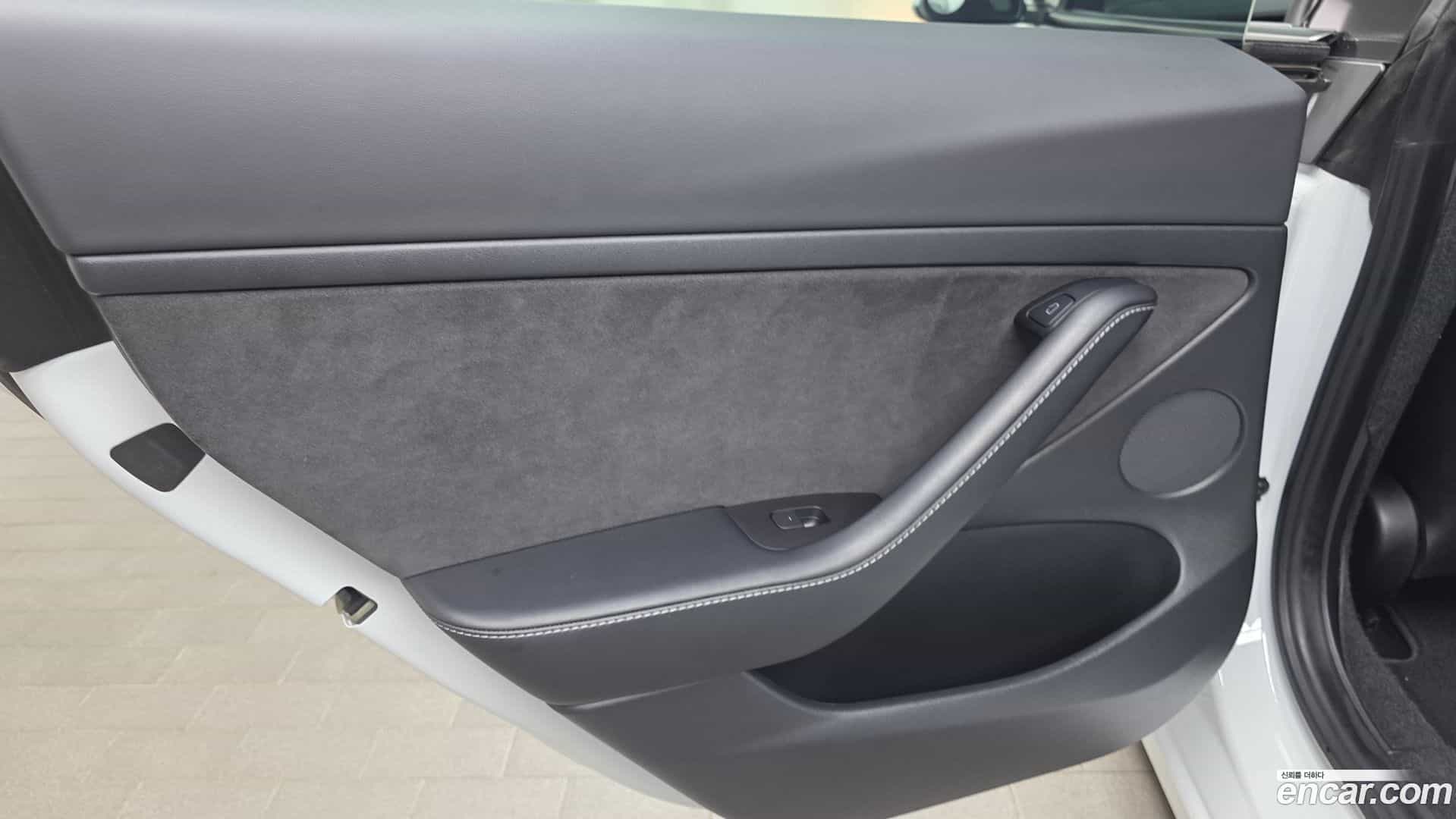 Model 3 Tesla 2021.10-INNER-035