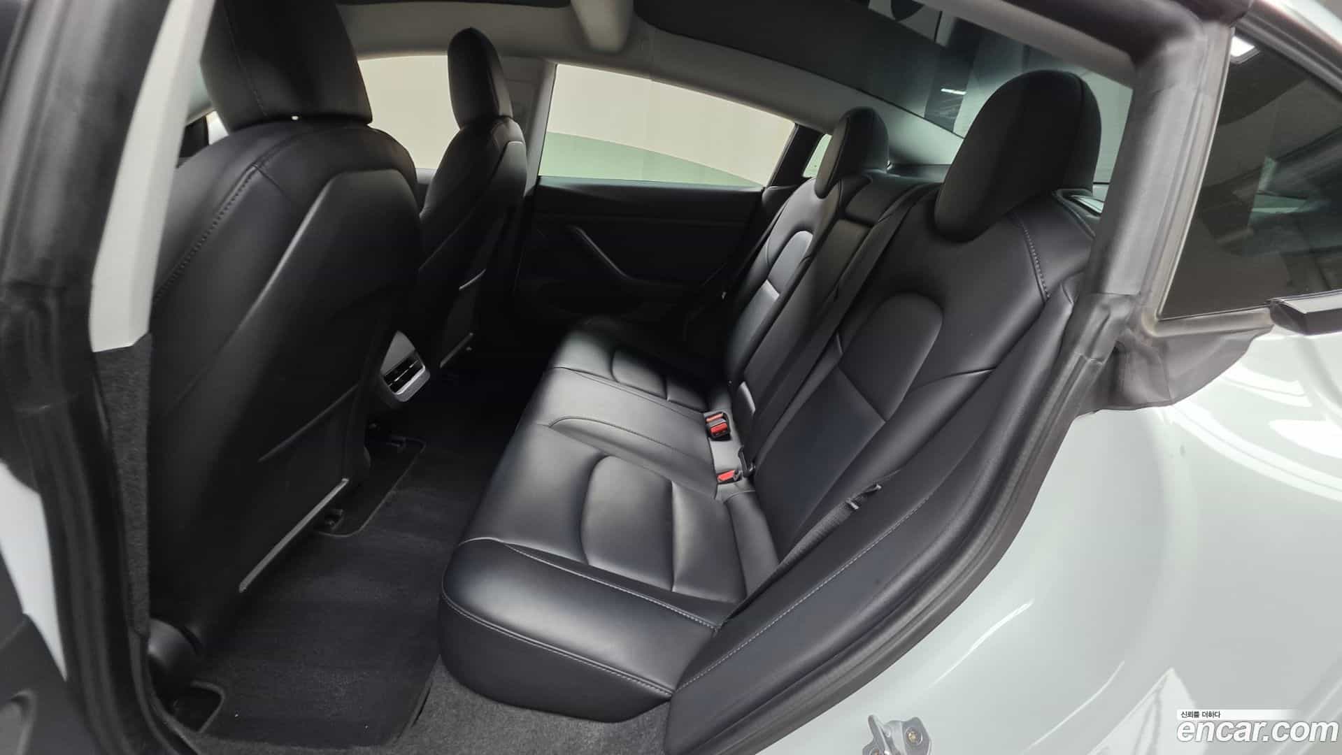 Model 3 Tesla 2021.10-INNER-036