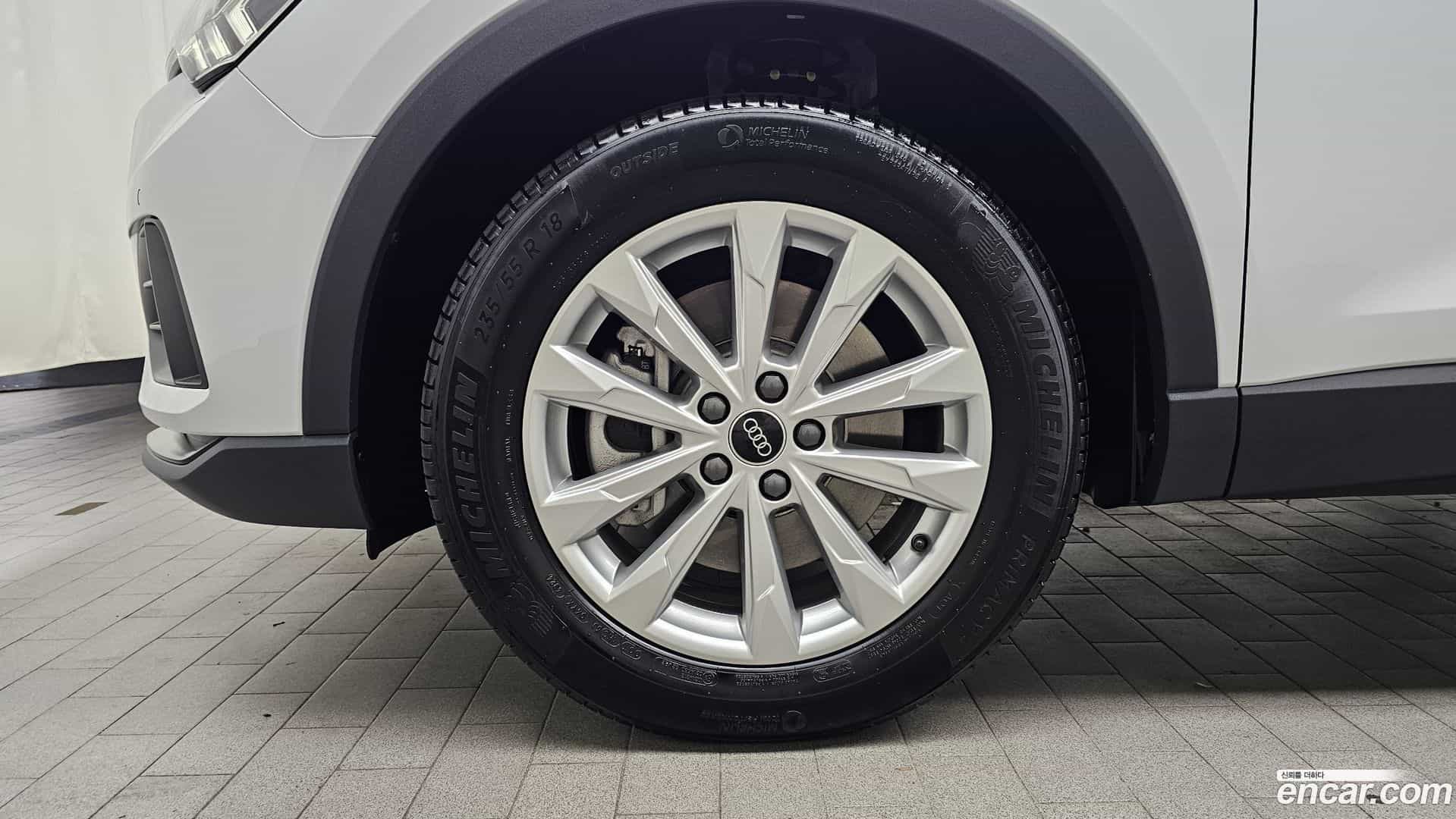 Q3 Audi 2025.4-OUTER-005