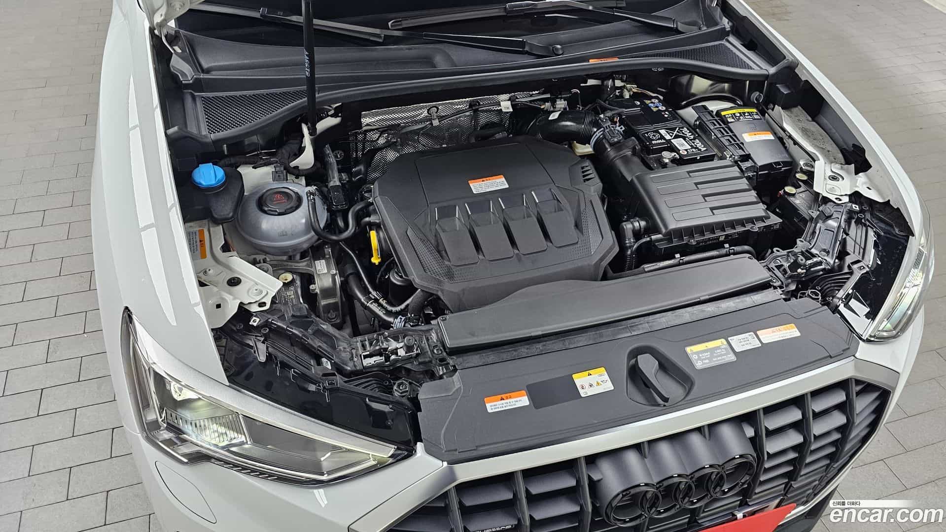 Q3 Audi 2025.4-OUTER-006