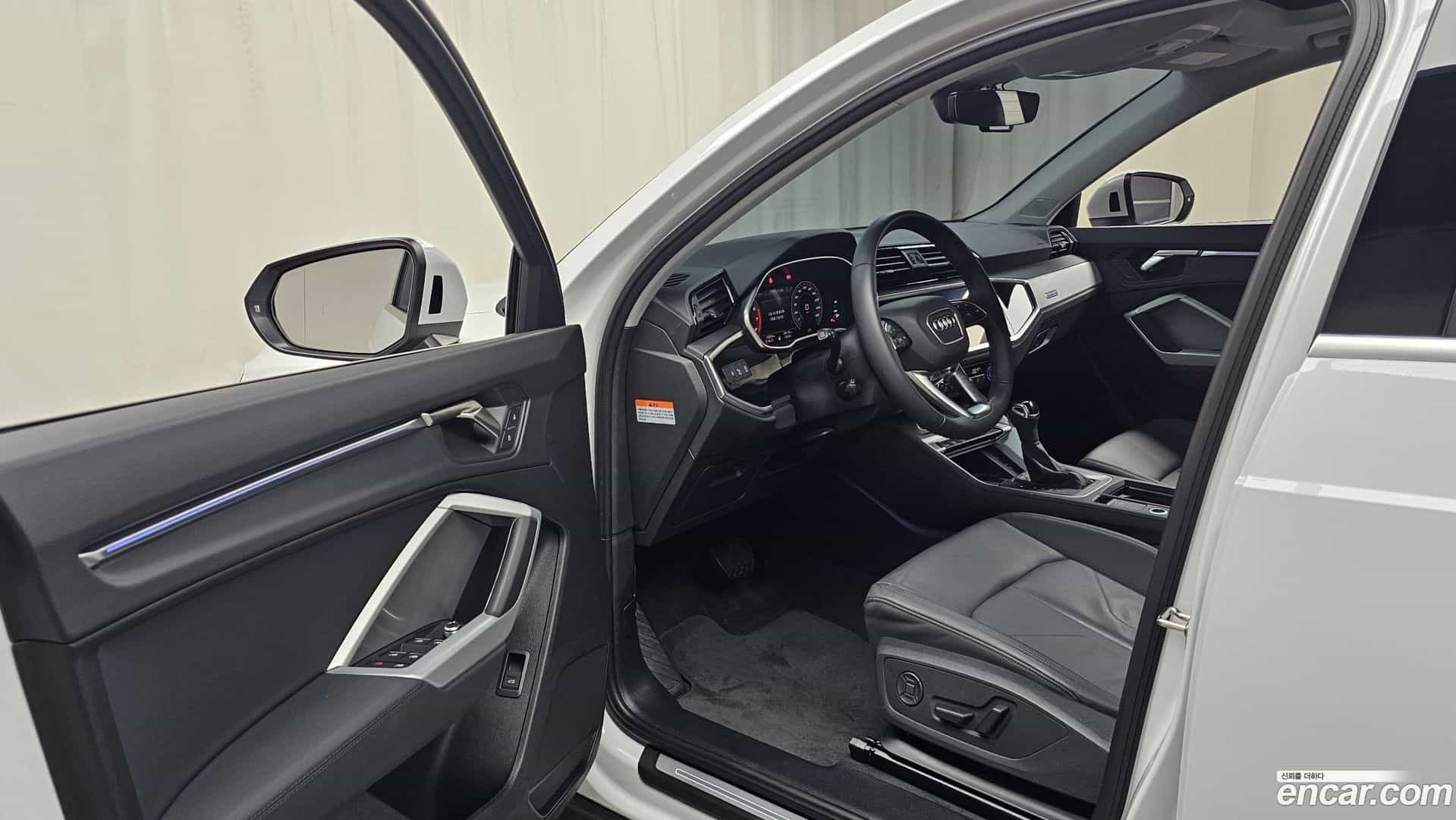 Q3 Audi 2025.4-INNER-010