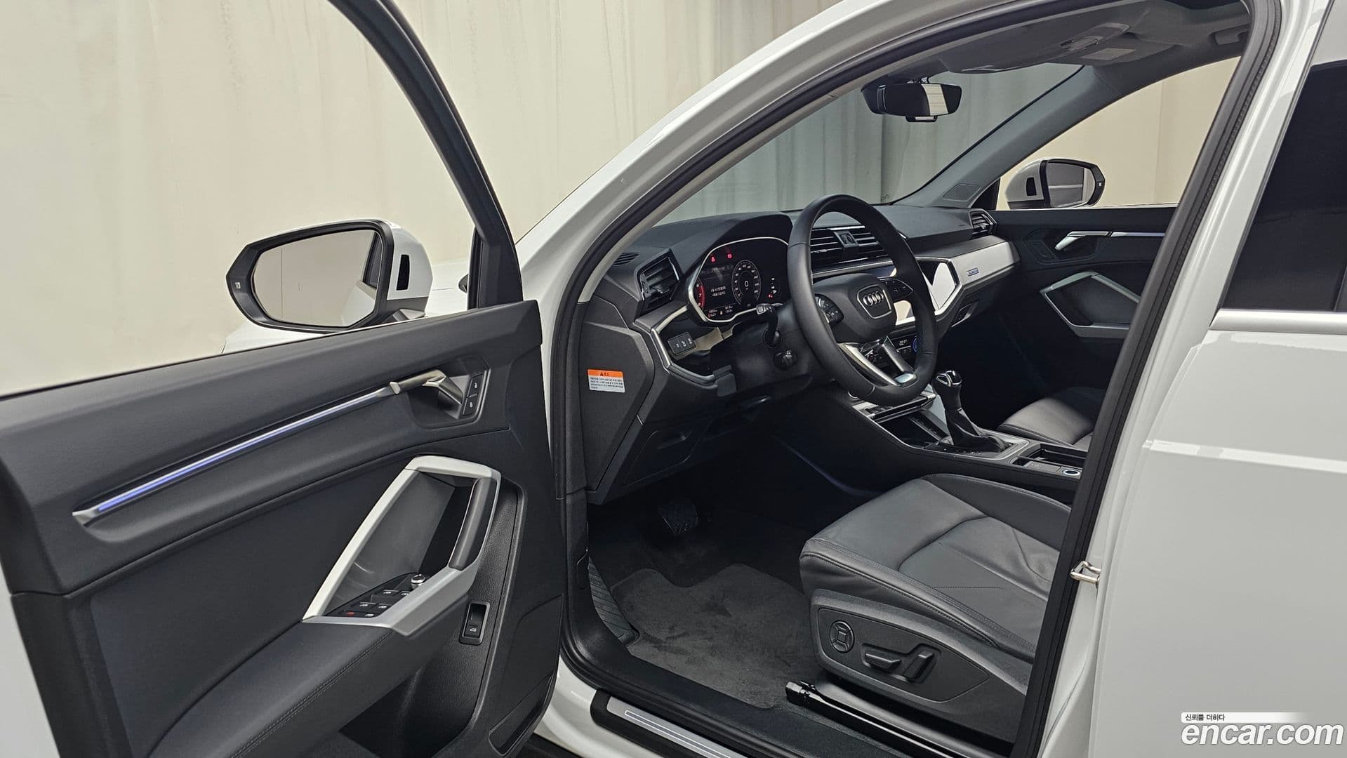 Main__Slider__Photo:Q3 Audi 2025.4-9
