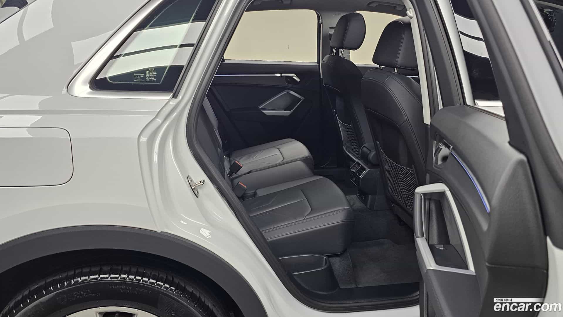 Q3 Audi 2025.4-OPTION-015