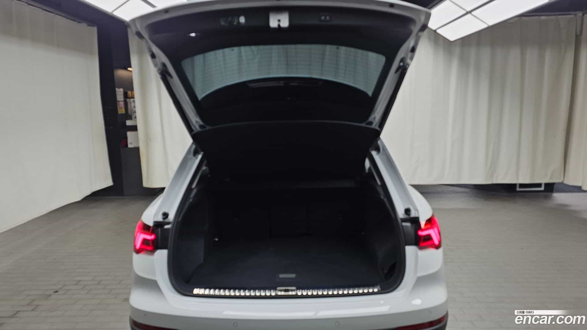 Q3 Audi 2025.4-OPTION-023