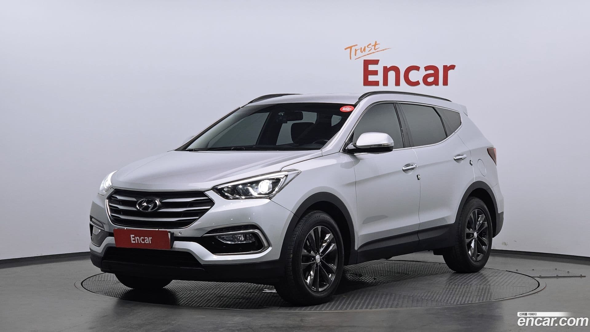 Main__Slider__Photo:Santafe Hyundai 2017.6-0