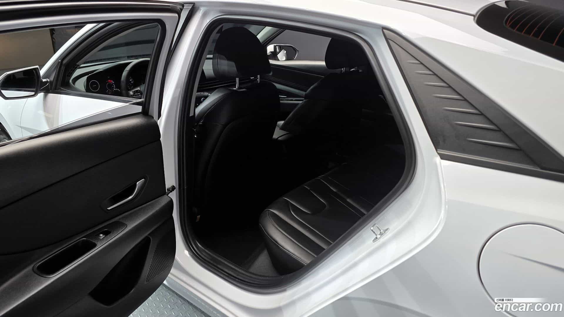 AVANTE Hyundai 2021.3-INNER-036