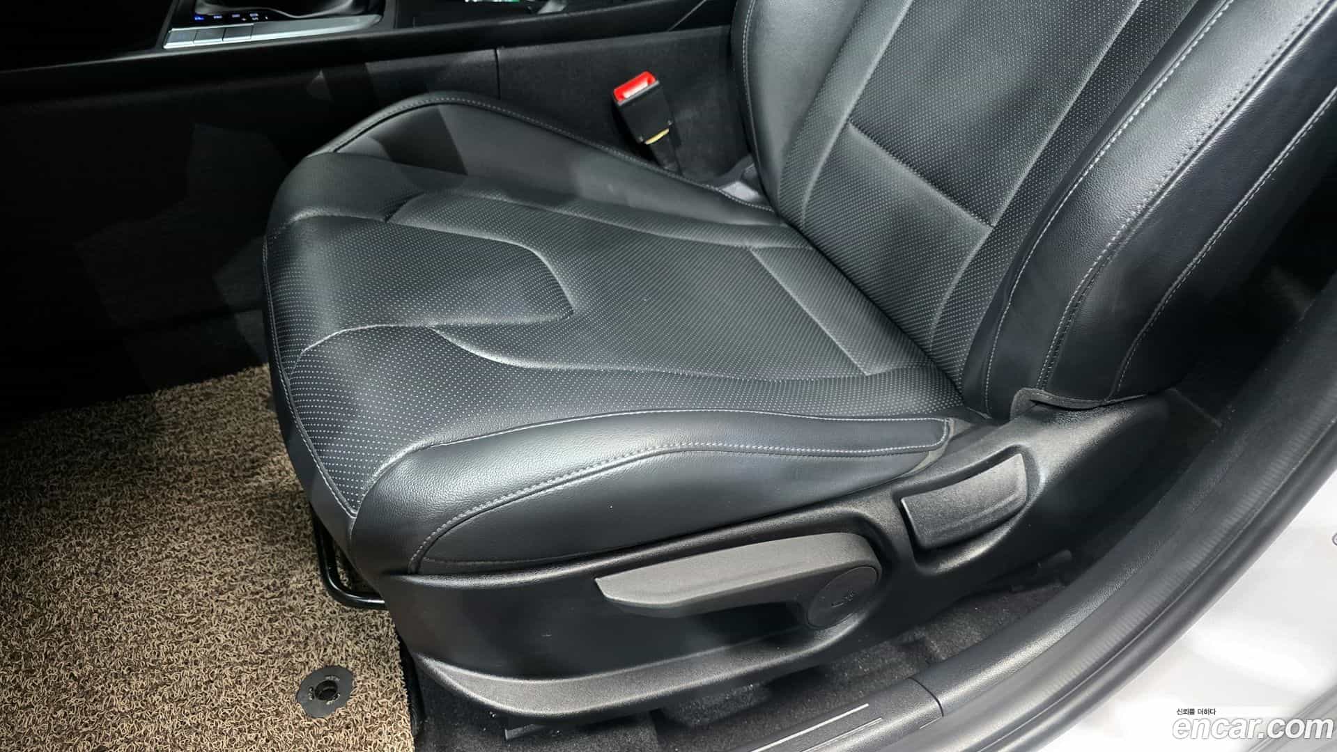 AVANTE Hyundai 2021.3-OPTION-044
