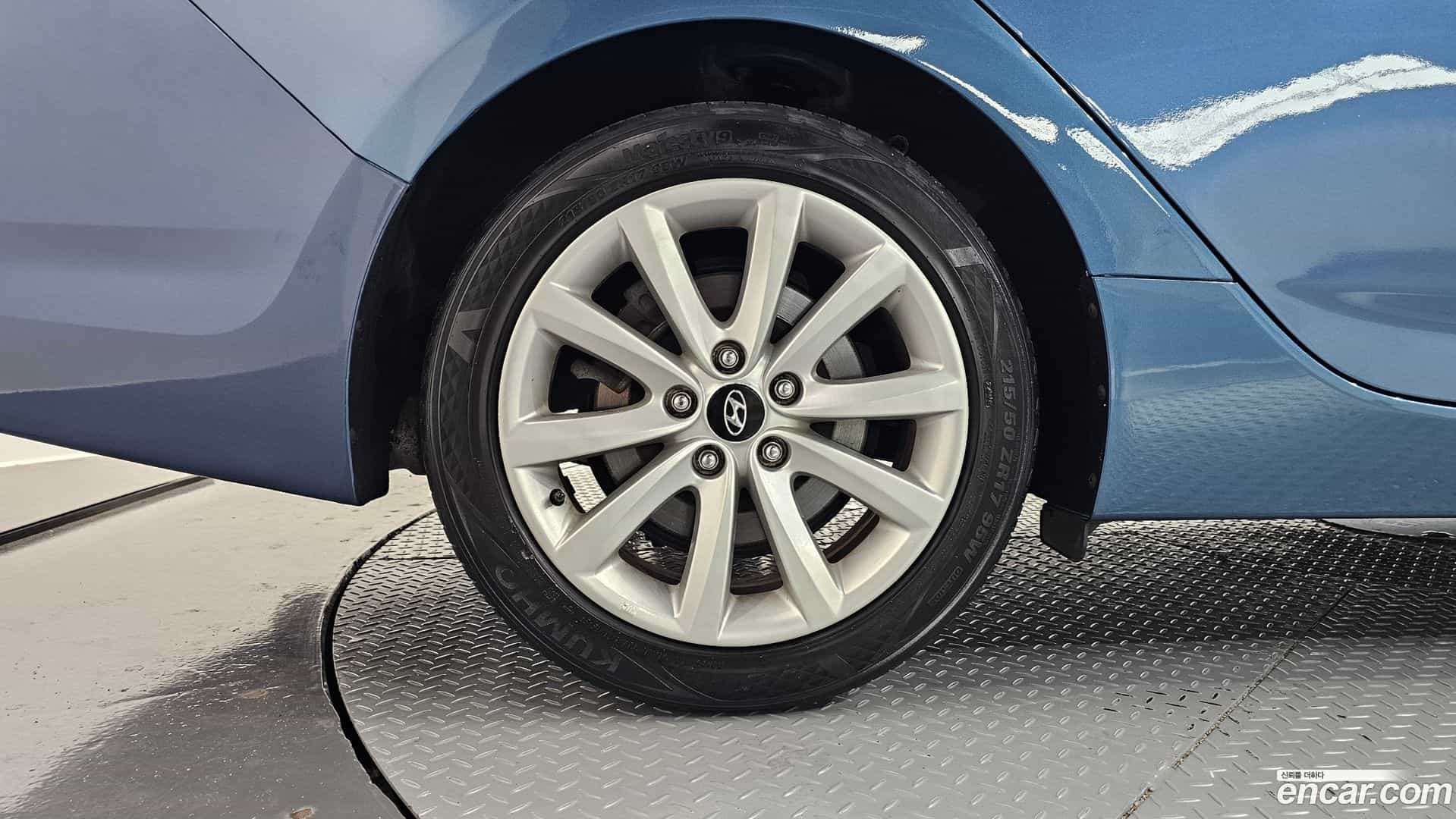 i40 Hyundai 2013.2-OUTER-005