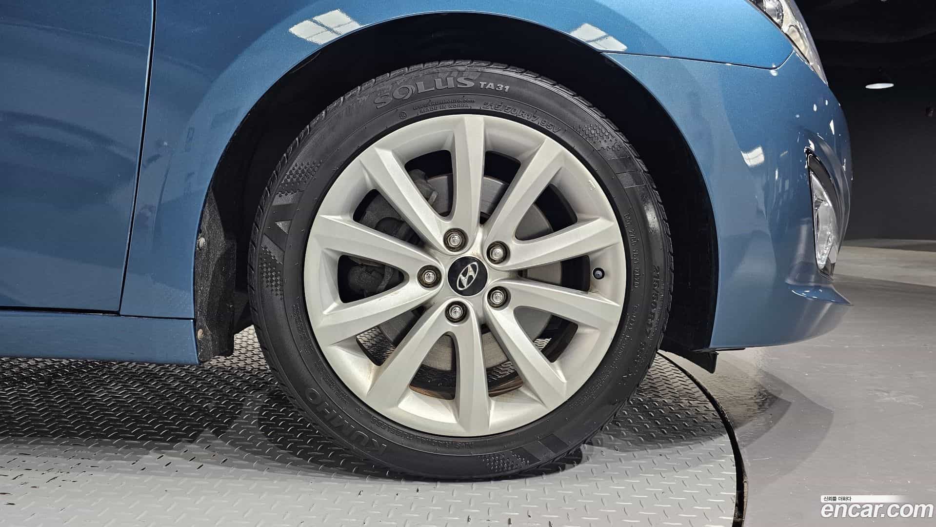 i40 Hyundai 2013.2-OUTER-031