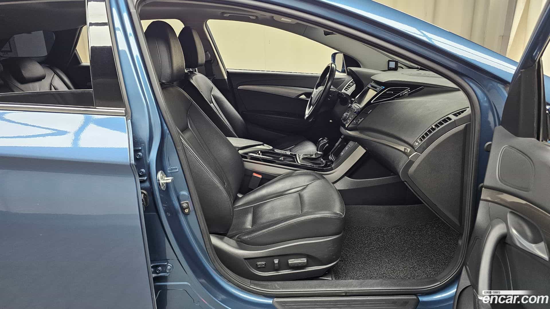 i40 Hyundai 2013.2-INNER-036