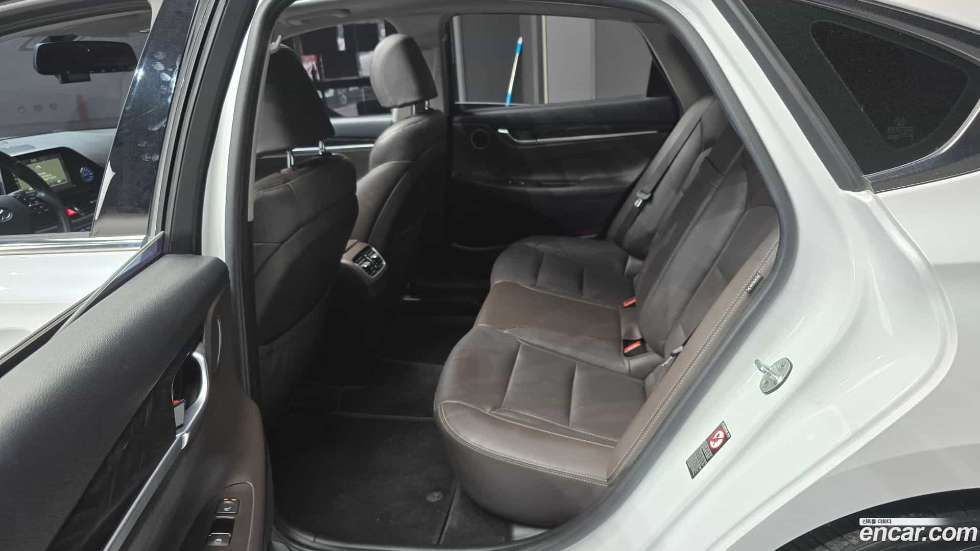 Grandeur Hyundai 2019.2-OPTION-016
