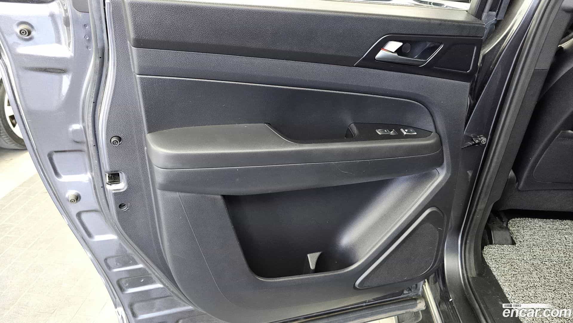 Rexton KG Mobility 2020.9-INNER-035
