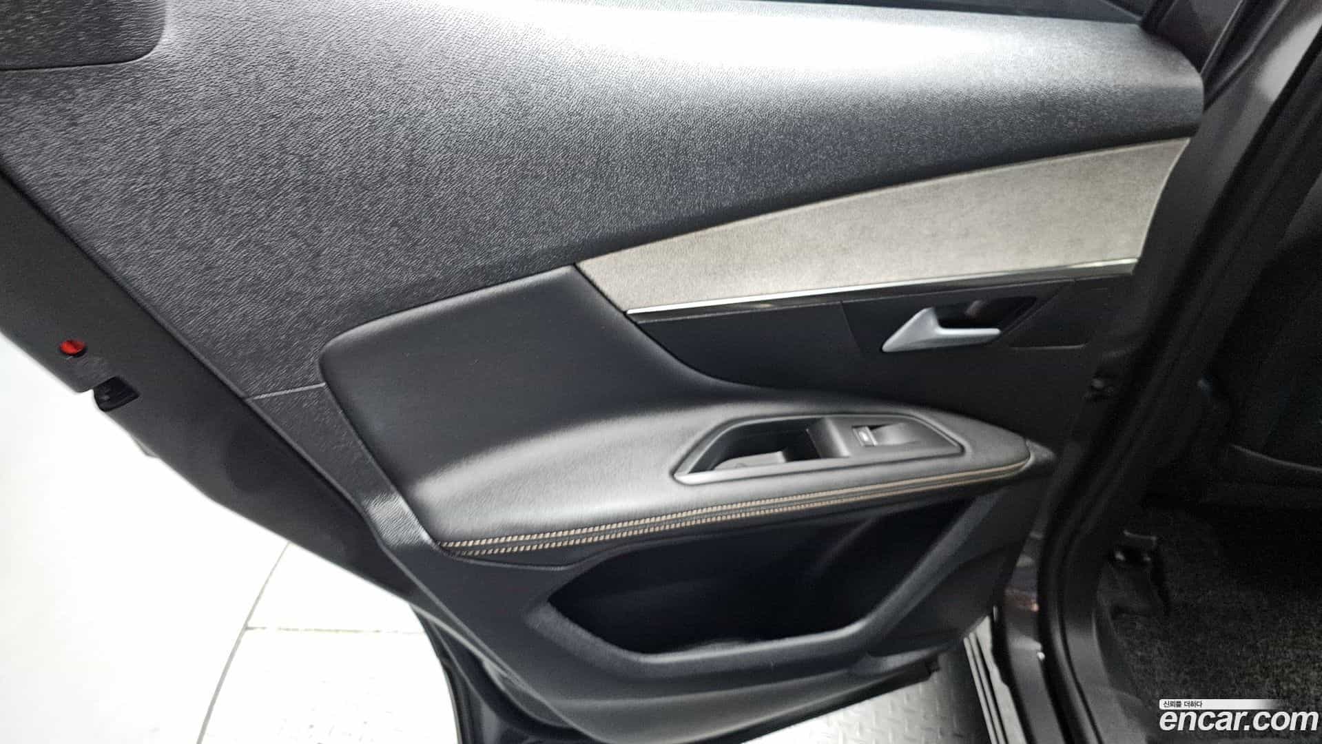 3008 Peugeot 2022.9-INNER-035