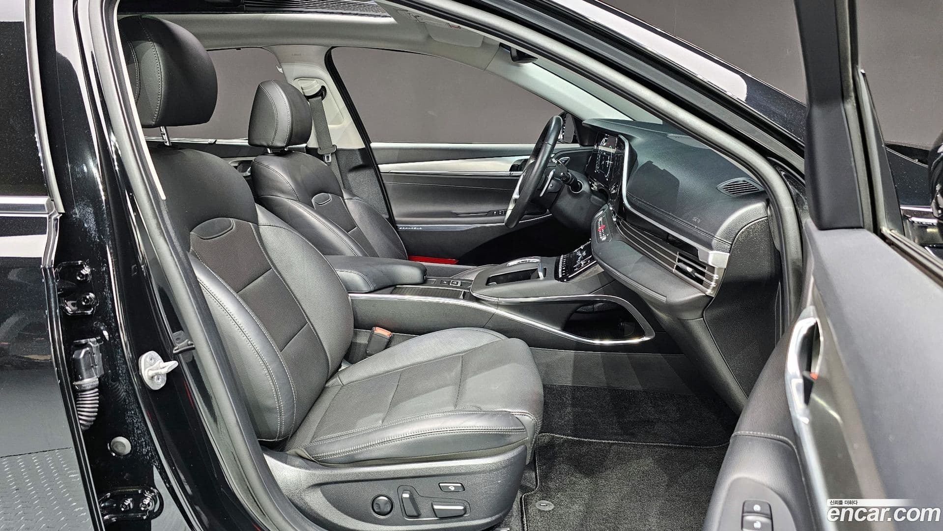 Main__Slider__Photo:Grandeur Hyundai 2022.7-11