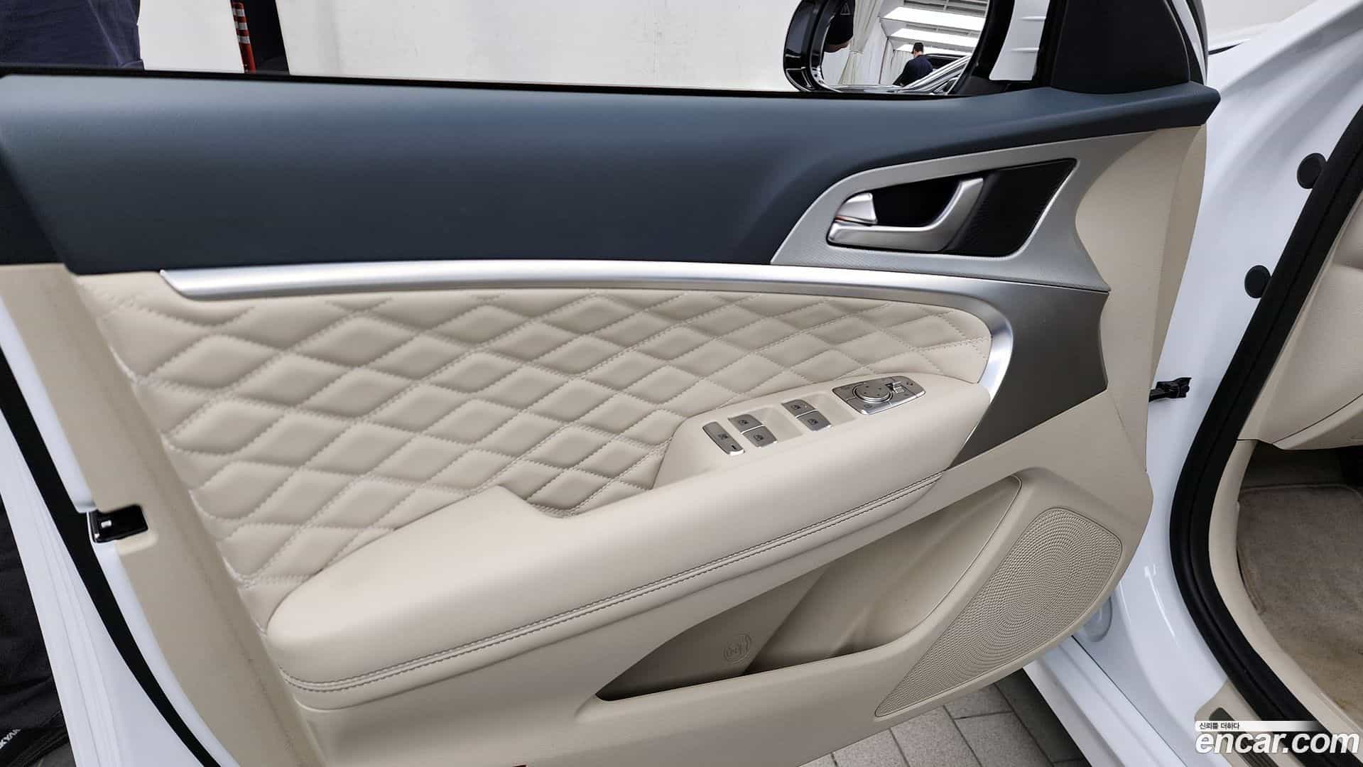 G70 Genesis 2023.7-INNER-034