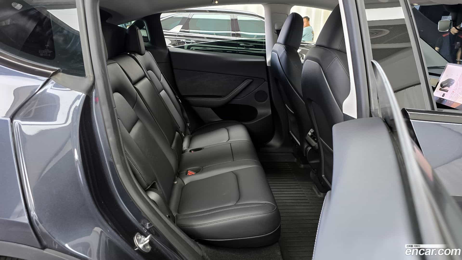 Model Y Tesla 2025.1-OPTION-015