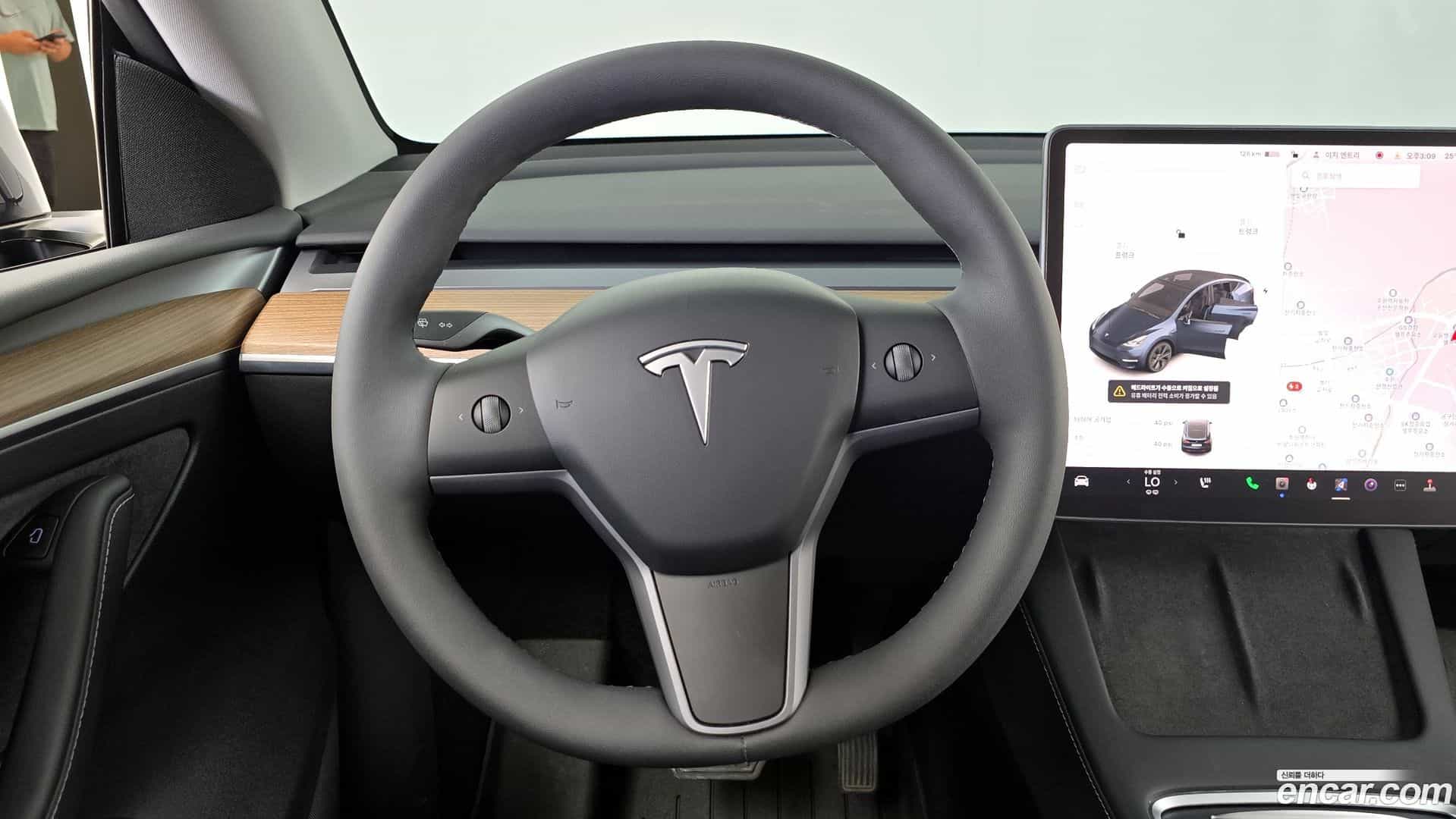 Model Y Tesla 2025.1-OPTION-017