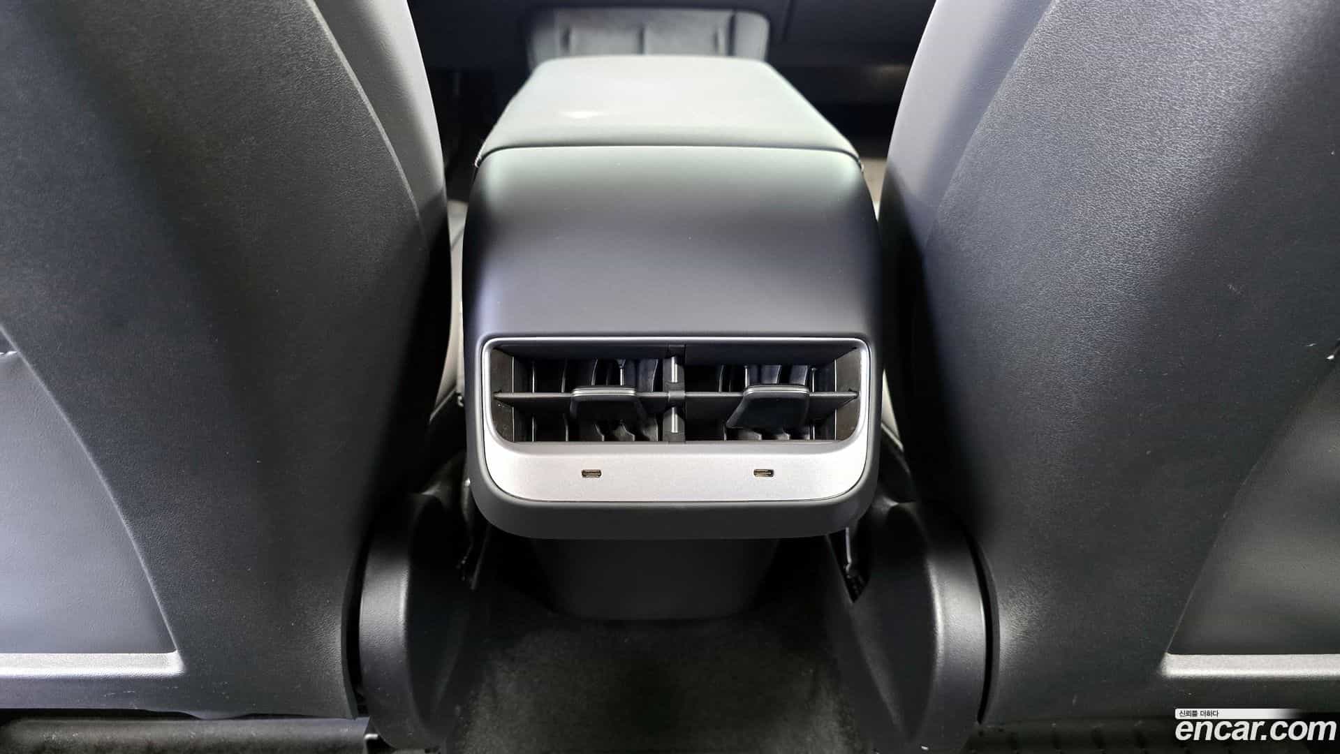 Model Y Tesla 2025.1-OPTION-044