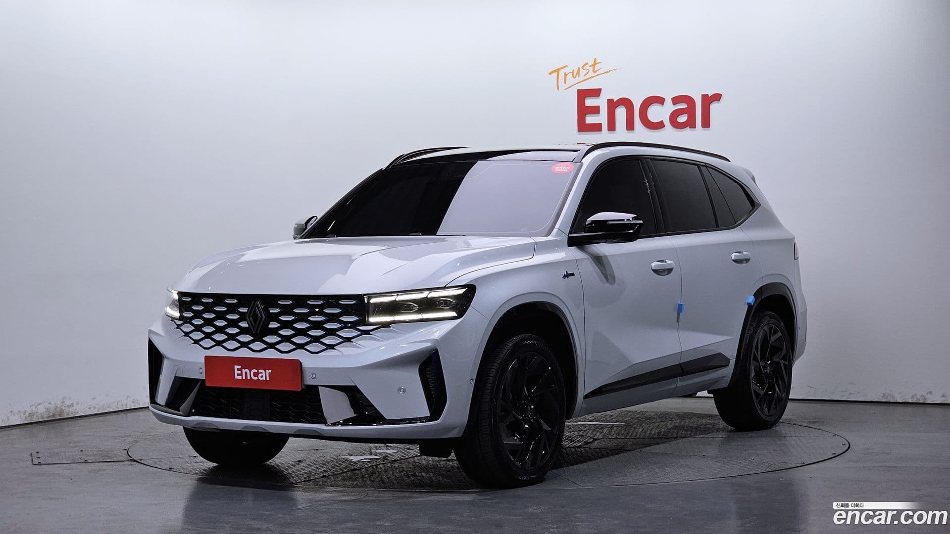 Main__Slider__Photo:Grand Koleos Renault Korea 2025.8-0
