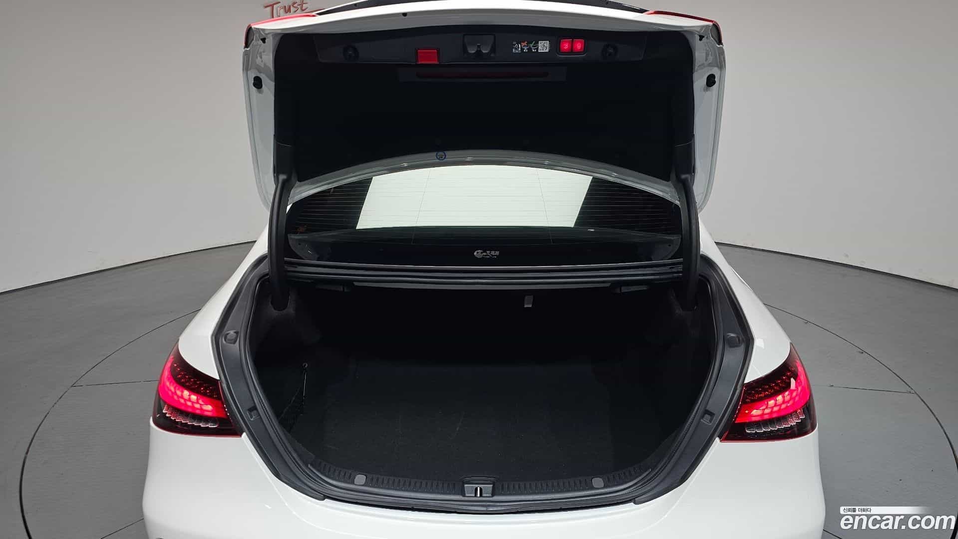 E-Class Mercedes-Benz 2023.9-OPTION-024