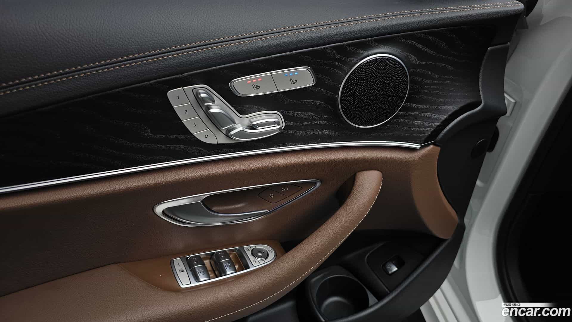 E-Class Mercedes-Benz 2023.9-OPTION-043