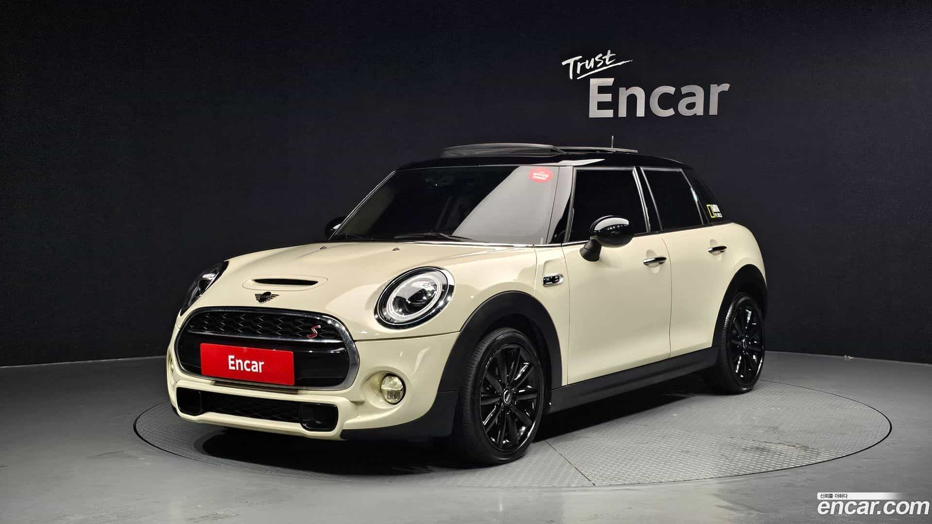 Cooper Mini 2019.3-OUTER-001