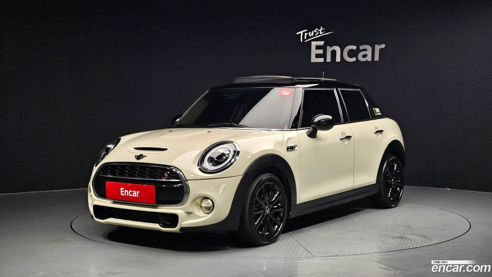 Main__Slider__Photo:Cooper Mini 2019.3-0