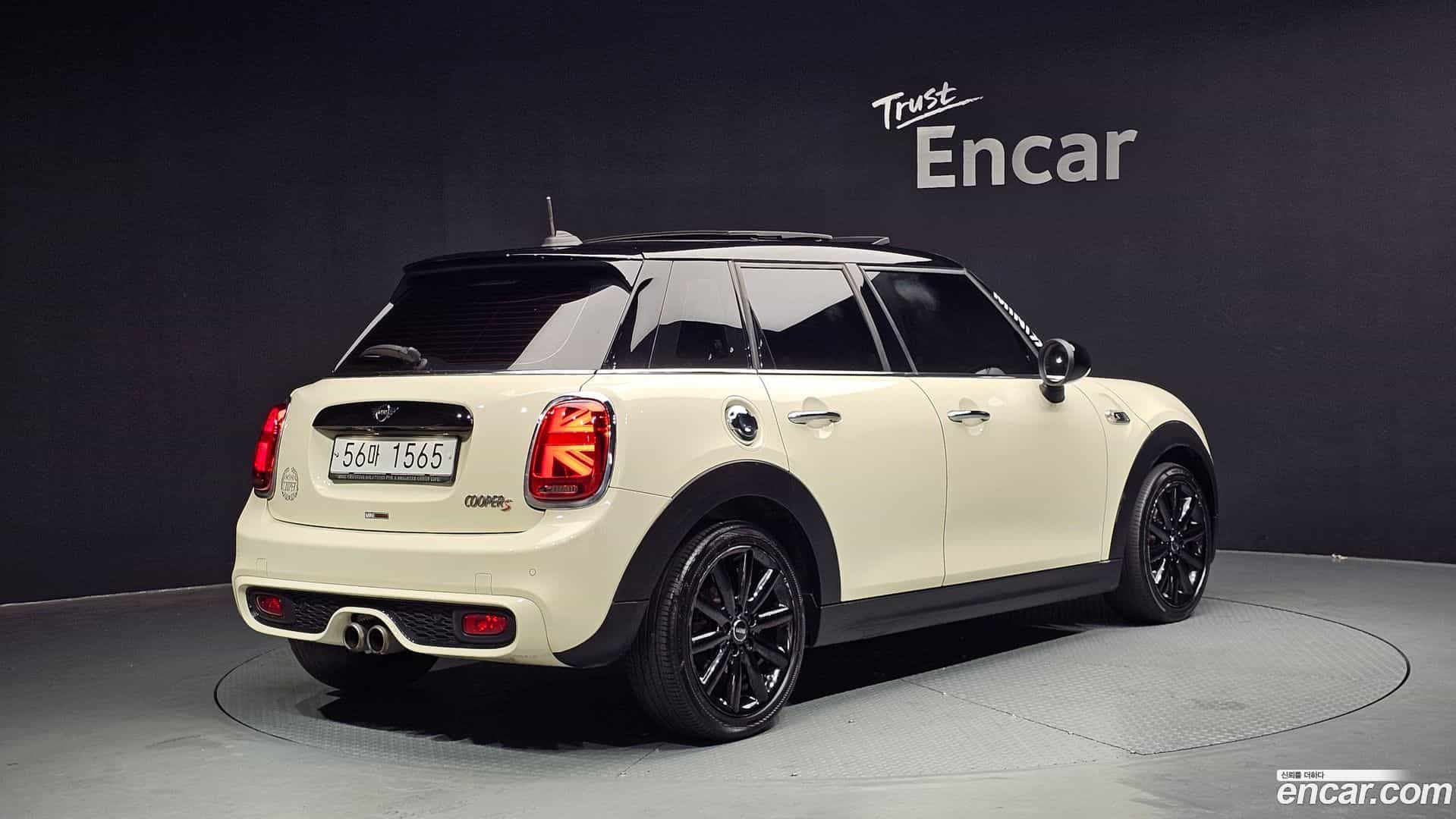 Cooper Mini 2019.3-OUTER-002