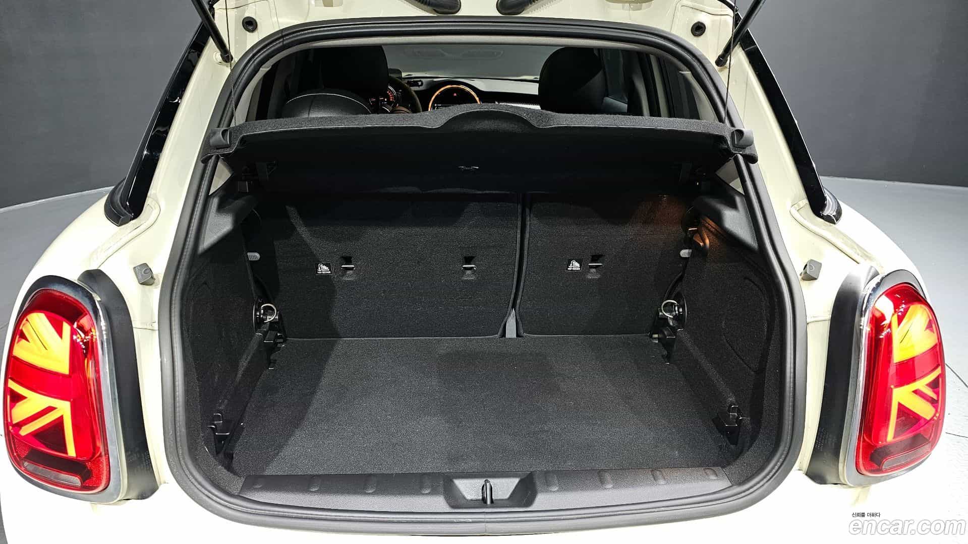Cooper Mini 2019.3-OPTION-024