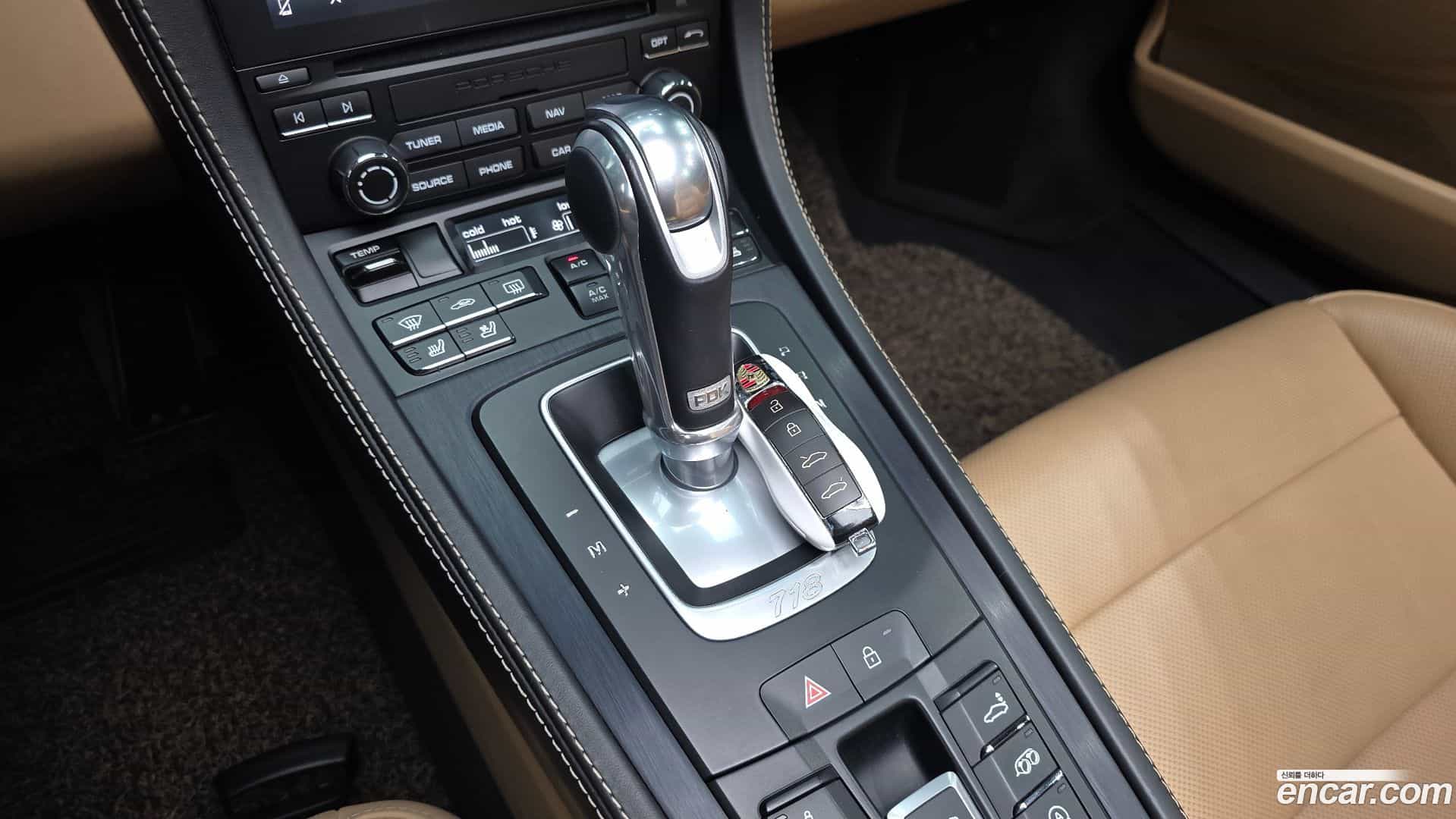 718 Porsche 2021.3-INNER-009