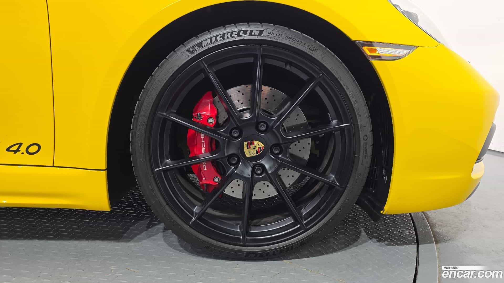 718 Porsche 2021.3-OUTER-031