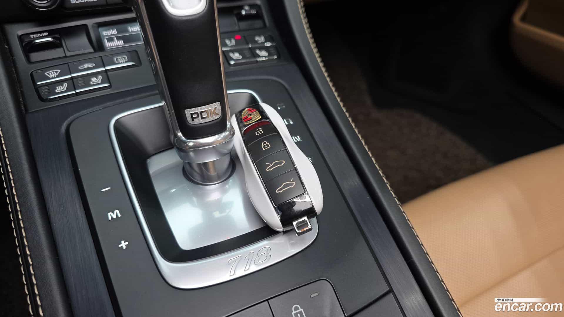 718 Porsche 2021.3-INNER-036